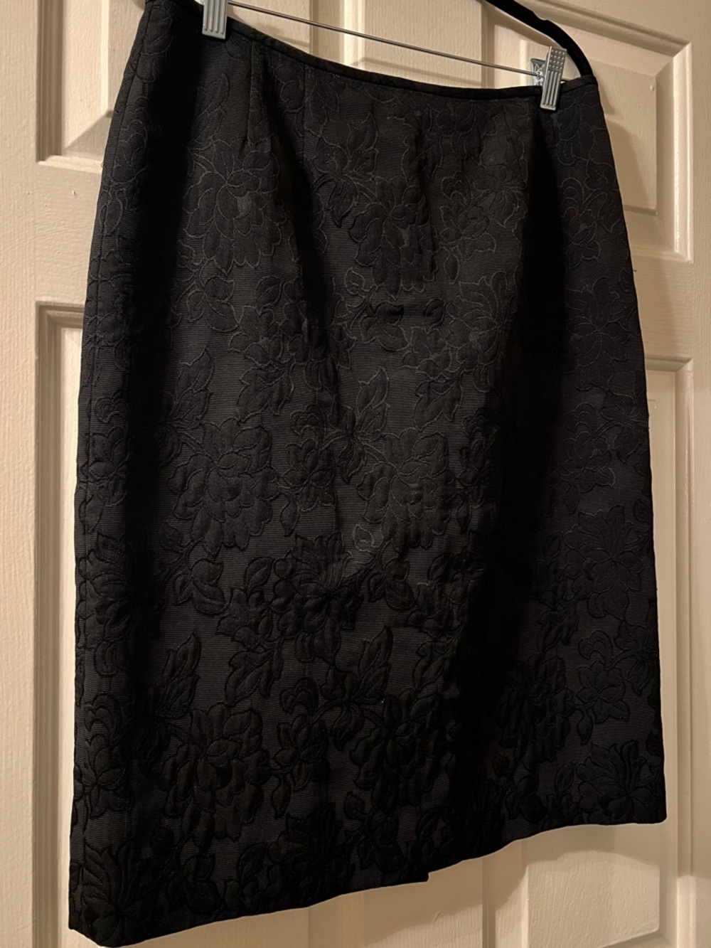 Kasper Black Floral Jacquard Pencil Skirt